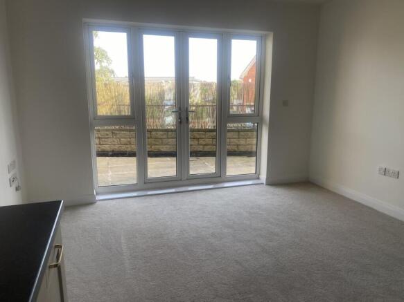 2 bed Apartment to rent Image 6