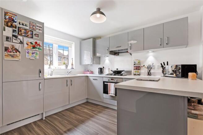 3 bed Semi-Detached for sale Image 8