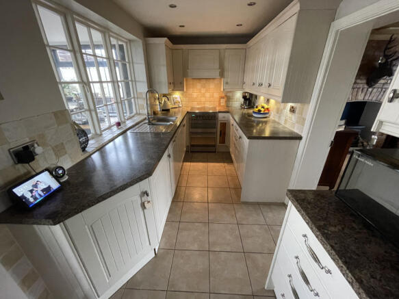 Kitchen (2)