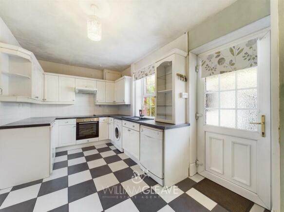 Kitchen/ Dining Room