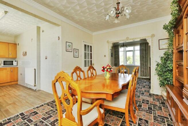 3 bed Semi-Detached for sale Image 6