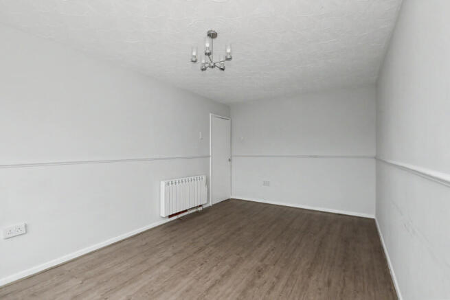 2 bed Flat for sale Image 6
