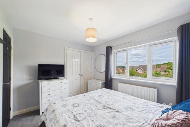 3 bed Semi-Detached for sale Image 10
