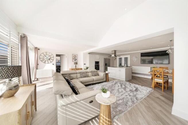 Open Plan Kitchen/Living/Dining