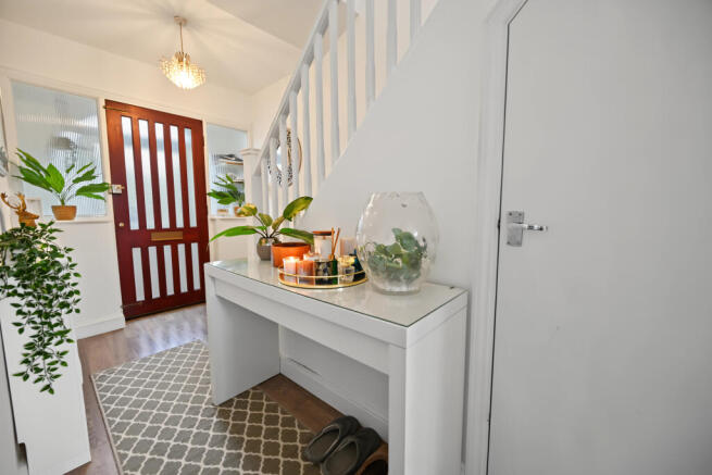 Pendeford Avenue, Tettenhall, Wolverhampton, WV6 photo 4