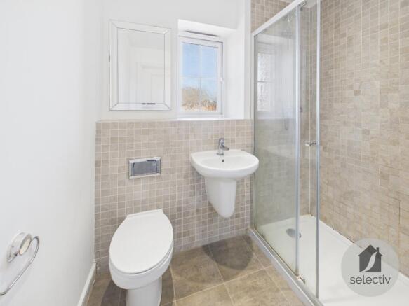 4 bed Detached for sale Image 11