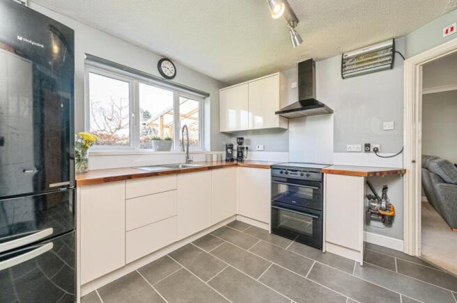 4 bed Detached for sale Image 4