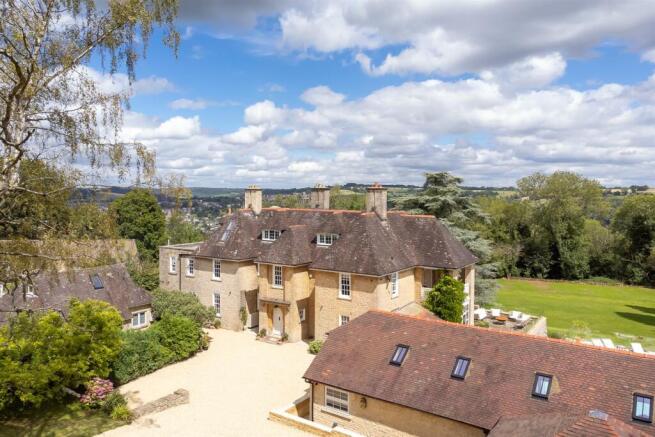 61 - Overbutterrow House - GL5 5BP - Web.jpg