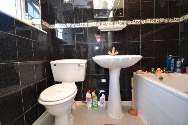 2 bed Semi-Detached Bungalow for sale Image 6