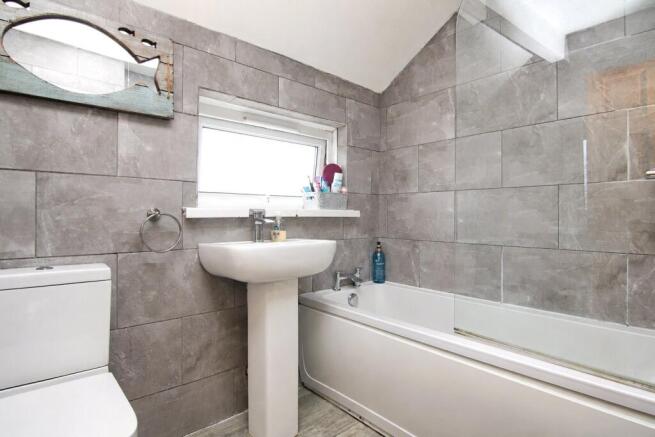 3 bed Semi-Detached for sale Image 6