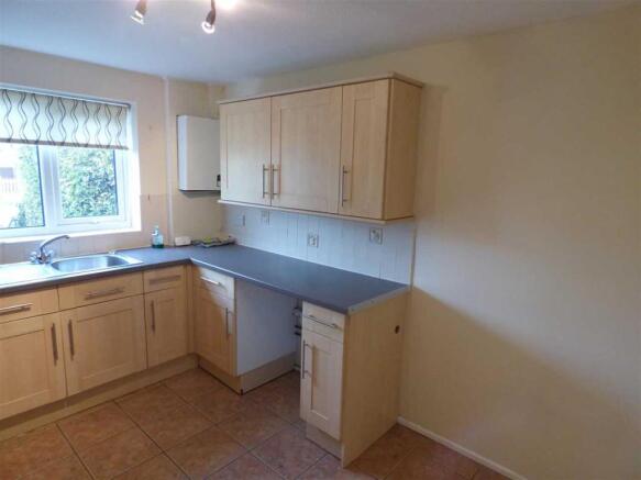 KITCHEN/BREAKFAST
