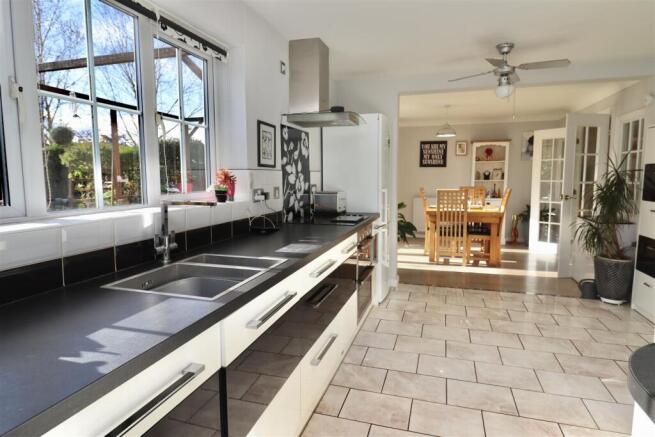 BREAKFAST KITCHEN