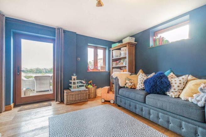 Playroom/Bedro...