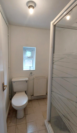 1 bed House Share to rent Image 6