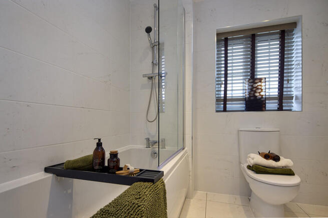 4 bed House for sale Image 8