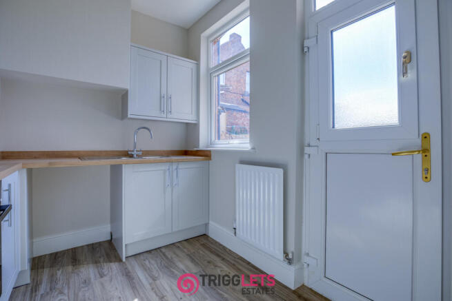 2 bed Terraced to rent Image 7