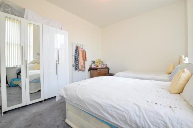 Bed 5.jpg
