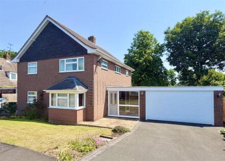 32 Woodside Drive, Shrewsbury SY3 9BW