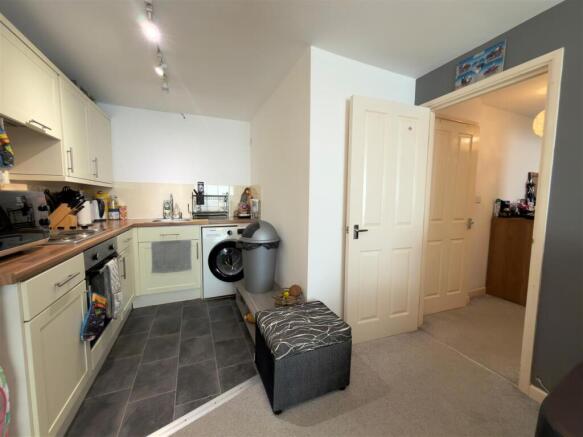 kitchen2.jpg