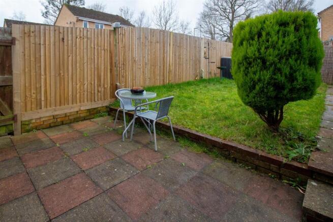 31 Cedar Way - Garden.jpg