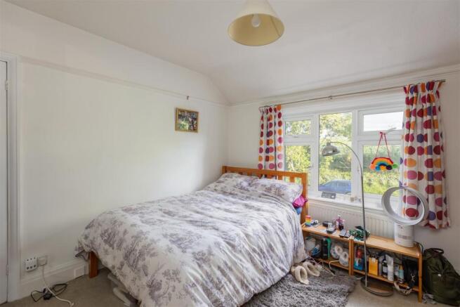 Oakleigh Bedroom 2-2.jpg
