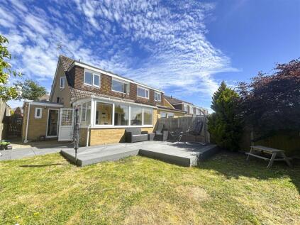 Tyneham Close, Redlands