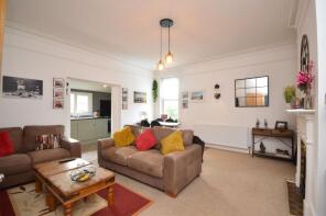 Flat 1, 37, Limes Road, Folkestone CT19 4AU
