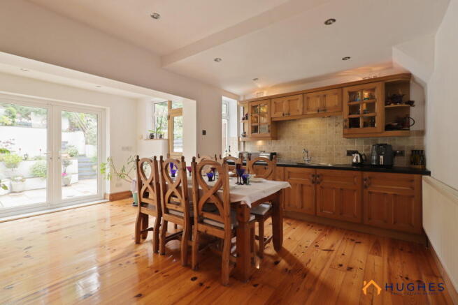 3 bed Terraced for sale Image 8