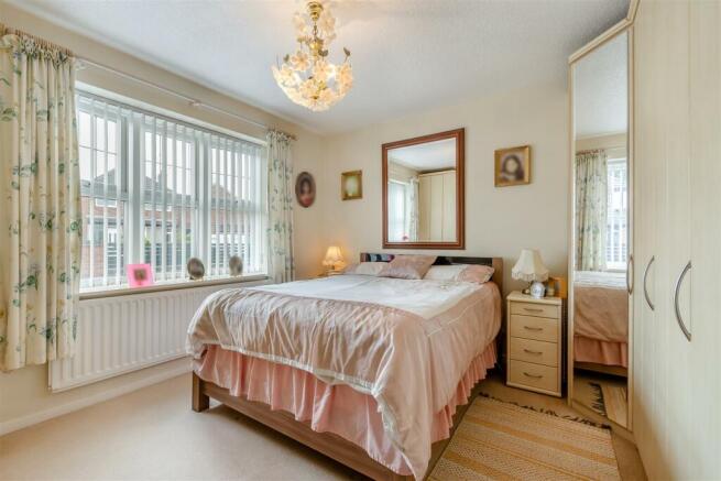 8608384-interior04.jpg