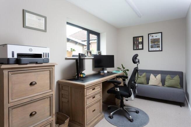 4 bed Detached for sale Image 10