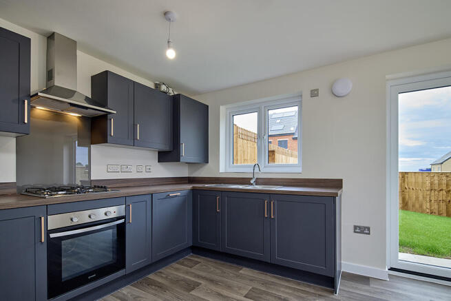4 bed House for sale Image 4