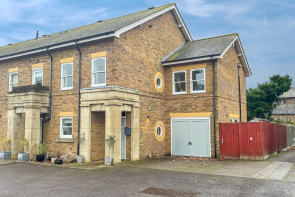 24, Horseshoe Crescent, Southend-on-sea SS3 9WL