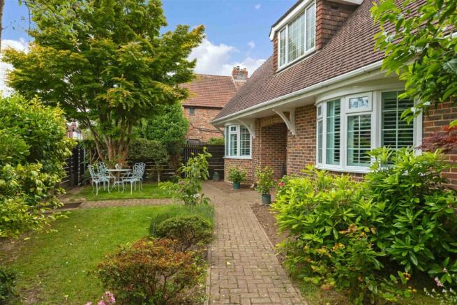 For Sale by Aspire Residential - Offington Lane