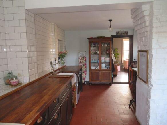 Photo 11