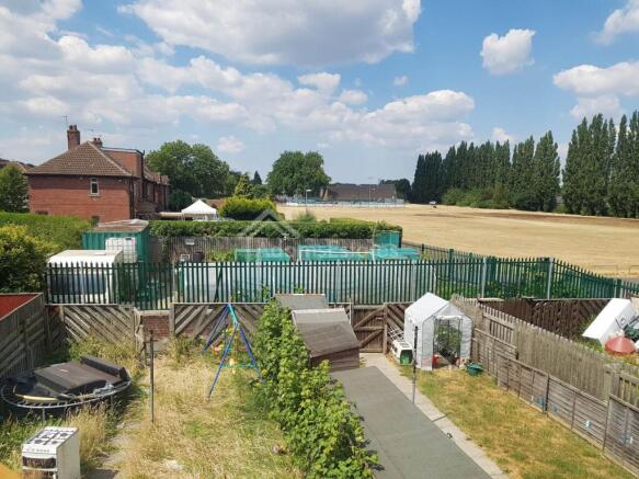 3 bed Terraced to rent Image 10