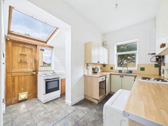5 - 4-bedrooms Semi detached house Fishponds.jpg