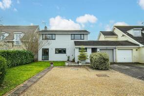 34, Cowley Way, Chippenham SN15 4SD