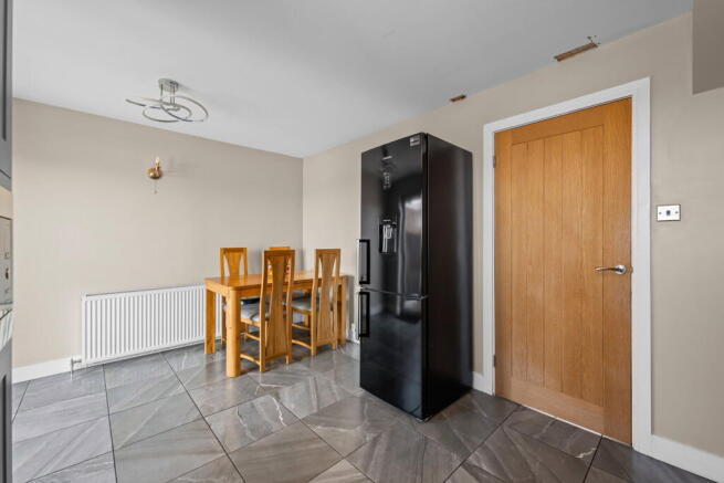 3 bed Semi-Detached for sale Image 6