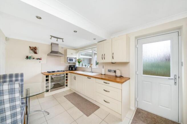 4 bed Detached for sale Image 9