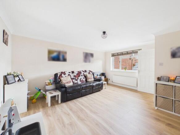 3 bed Semi-Detached for sale Image 7