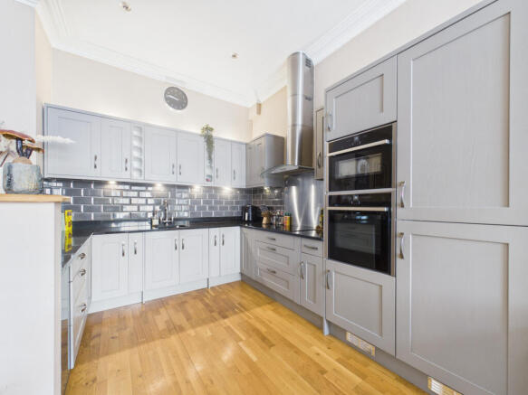 2 bed Apartment for sale Image 12