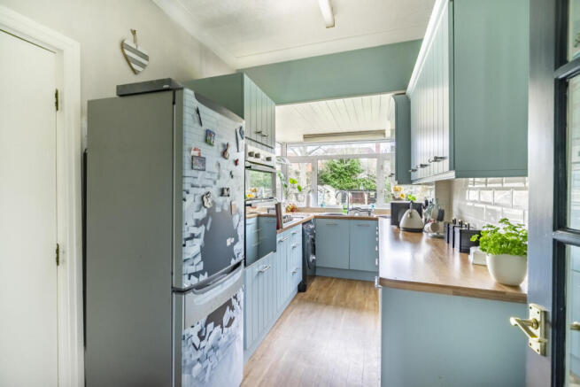4 bed Semi-Detached for sale Image 5