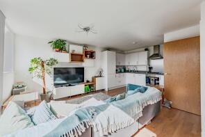 Flat 12, Thanet Court, Nailsworth Crescent, Redhill RH1 3FY