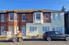 Bottom Flat, Glendower, Lower Green Road, St. Helens, St Helens PO33 1UB