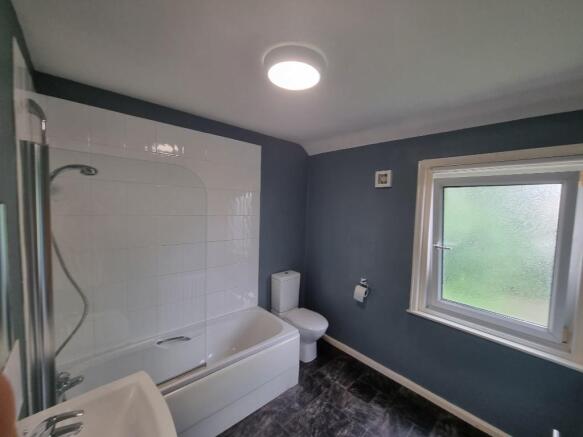 2 bed Terraced to rent Image 10