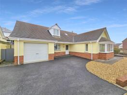 37 The Hollies, Trewyn Park, Holsworthy EX22 6LS