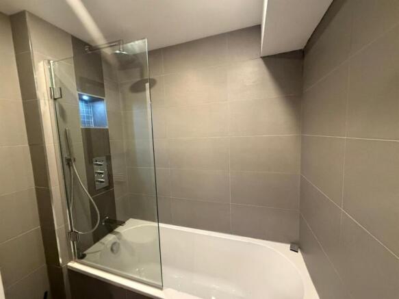 2 bed Apartment for sale Image 12