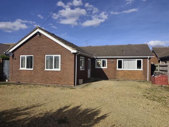 4-bed bungalow on Highstock Lane, Gedney Hill, Spalding, £350,000