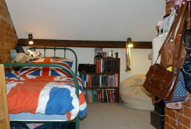 ATTIC ROOM/BEDROOM 5