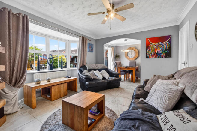 Living Room (2)